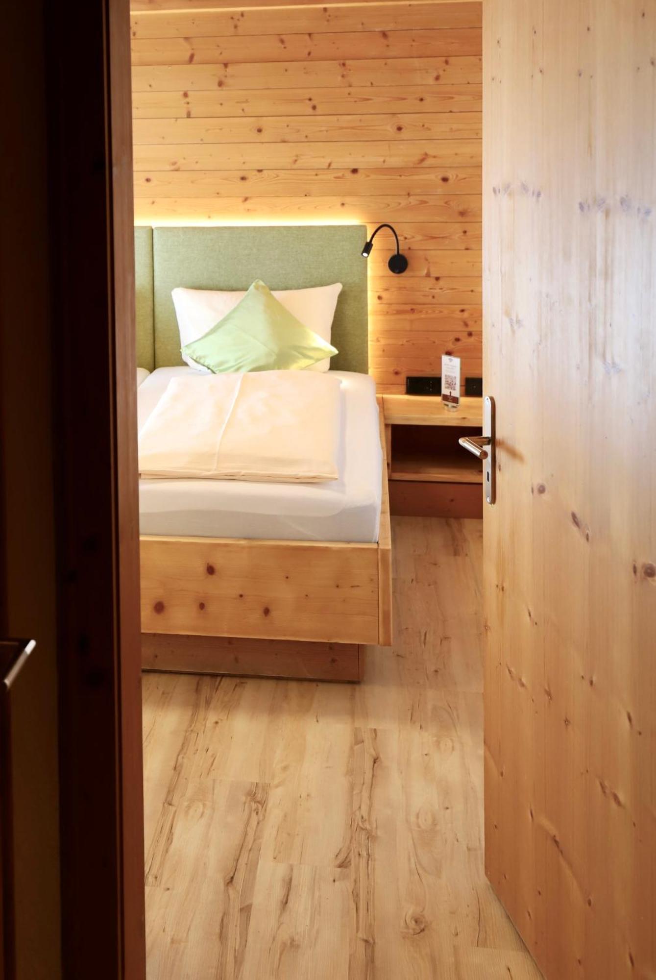 Kaisers Das Kleine Stadthotel ซอนโทเฟิน ภายนอก รูปภาพ