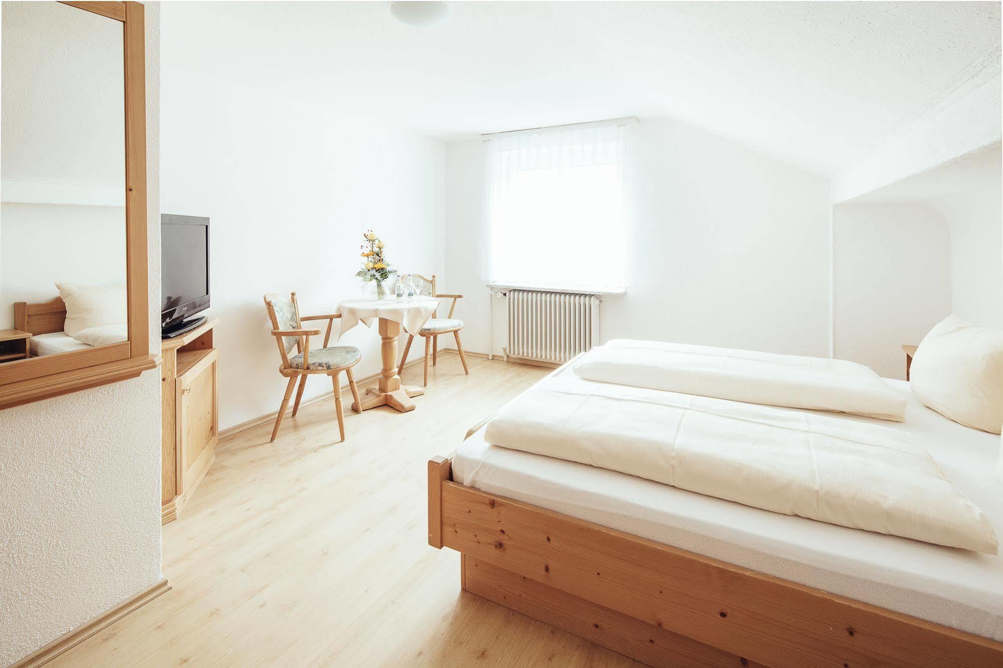 Kaisers Das Kleine Stadthotel ซอนโทเฟิน ภายนอก รูปภาพ